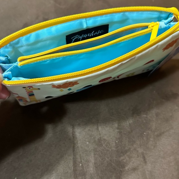 Paperchase pencil case - with internal zipper, 3 compartments - circus design - Picture 3 of 4